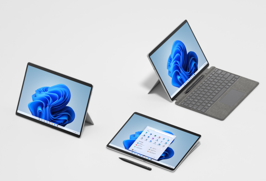Surface 九周年之际，微软终于发布了一台“融合怪”