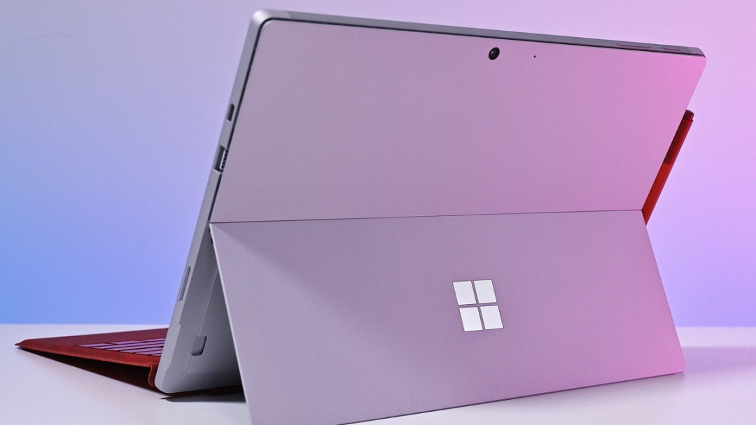 史上最强Surface！微软推出全新「三合一」旗舰，外加一个没有外屏的折叠手机