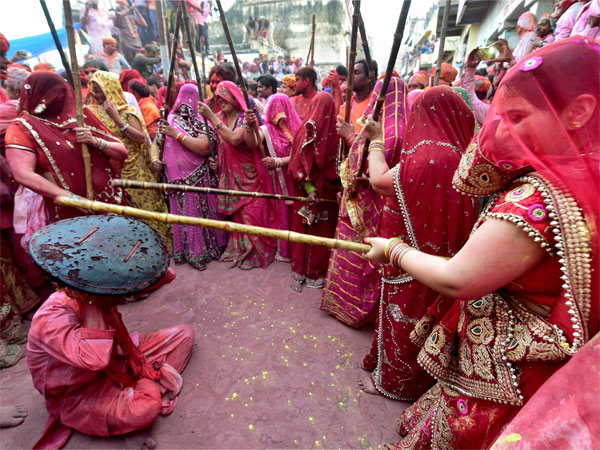 印度的几种节日活动，可能会让你毛骨悚然
